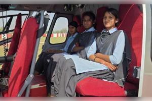 ରାଜସ୍ଥାନରେ ଶିକ୍ଷକଙ୍କ ନିଆରା ଉପହାର: ନିଜ ଖର୍ଚ୍ଚରେ ୩ ଟପ୍ପର ଛାତ୍ରୀଙ୍କୁ କରାଇଲେ ହେଲିକପ୍ଟର ଯାତ୍ରା