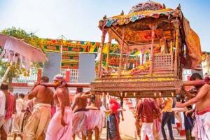 ଓଡ଼ିଶାରେ କାହିଁକି ପାଳନ କରାଯାଏ ଦୋଳ ପୂର୍ଣ୍ଣିମା? ଜାଣନ୍ତୁ ଏହାର ପୌରାଣିକ ଓ ସାମାଜିକ ମହତ୍ତ୍ୱ