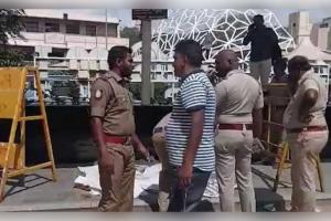 ପତ୍ନୀଙ୍କ ଚରିତ୍ର ଉପରେ ସନ୍ଦେହ: ବସ୍ ଷ୍ଟାଣ୍ଡରେ ଗୋଡ଼ାଇ ଗୋଡ଼ାଇ ହାଣିଲା ସ୍ୱାମୀ, ଥାନାରେ କଲା ଆତ୍ମସମର୍ପଣ