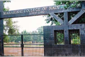 ଇଣ୍ଟର୍ନସିପ୍ କରାଇଦେବାକୁ ନେଇ ଜୋର୍ ଜବରଦସ୍ତି ଟଙ୍କା ଆଦାୟ କରୁଛନ୍ତି କଲେଜ କର୍ତ୍ତୃପକ୍ଷ