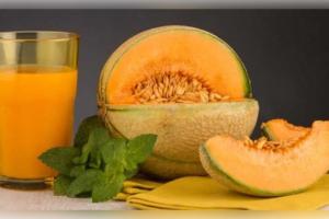 ଖରାଦିନେ ଶରୀରକୁ ଥଣ୍ଡା ରଖିବା ସହିତ ଇମ୍ୟୁନିଟି ବଢ଼ାଇବ ଖରବୁଜା ସର୍ବତ, ଜାଣନ୍ତୁ ପ୍ରସ୍ତୁତି ପ୍ରଣାଳୀ