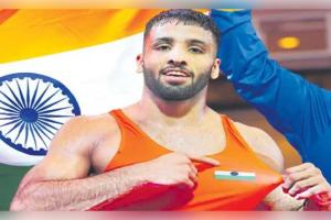 ଭାରତର ନୂଆ 'ରେସଲିଂ କିଙ୍ଗ୍': ହରିୟାଣାର ଇମଲୋଟା ଗାଁର ସୁଜିତ କଲକଲଙ୍କ କମାଲ