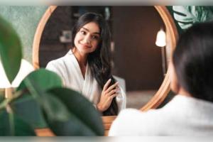 ସକାଳୁ ଉଠିବା ମାତ୍ରେ ଆଇନା ଦେଖୁଛନ୍ତି କି? ସାବଧାନ, ଖାଲି ହୋଇପାରେ ଆପଣଙ୍କ ତିଜୋରି