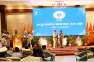 ପୋଲିସ ପ୍ରତିଷ୍ଠା ଦିବସରେ ଉତ୍ତମ କାର୍ଯ୍ୟ କରିଥିବା ପୋଲିସ ଅଫିସର ଓ ଯବାନଙ୍କୁ ସମ୍ମାନିତ କଲେ ପୋଲିସ DG 