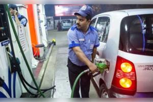 ଥରକେ ୫୦ ଲିଟରରୁ ଅଧିକ ପେଟ୍ରୋଲ ବିକ୍ରି ଉପରେ କଟକଣା, ପେଟ୍ରୋଲ ପମ୍ପଗୁଡ଼ିକୁ ନୋଟିସ୍ ଜାରି