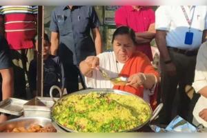 ରାସ୍ତା କଡ଼ରେ ପୋହା-ଜିଲାପି ବିକିଲେ ପୂର୍ବତନ ମୁଖ୍ୟମନ୍ତ୍ରୀ ଉମା ଭାରତୀ, ଜାଣନ୍ତୁ କାହିଁକି କଲେ ଏମିତି ବିରୋଧ?