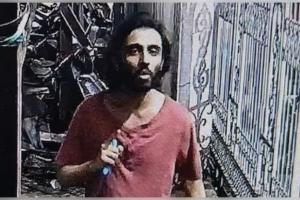 ମୁମ୍ବାଇରେ ଆମେରିକା ଫେରନ୍ତାଙ୍କ ଉନ୍ମତ୍ତ କାଣ୍ଡ: କଲମା ପଢ଼ି ନପାରିବାରୁ ୨ ସୁରକ୍ଷାକର୍ମୀଙ୍କୁ ଛୁରାମାଡ଼