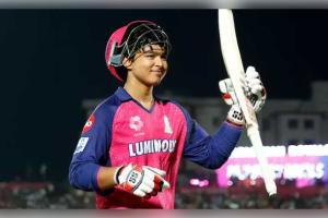 ୩୬ ବଲ୍‌ରେ ଶତକ ମାରି ରଚିଲେ ଇତିହାସ, ହେଲେ ଜୟପୁର ଖରାରେ ଟଳିପଡ଼ିଲେ ୧୫ ବର୍ଷର ବୈଭବ