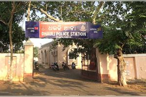 ଆକ୍ସନ ମୋଡ଼ରେ ଧଉଳି ଥାନା ପୋଲିସ: ହୋଟେଲକୁ ଡାକି ଯୁବତୀଙ୍କୁ ଦୁଷ୍କର୍ମ ଅଭିଯୋଗରେ ଅଭିଯୁକ୍ତ ଗିରଫ