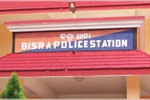 ସୁନ୍ଦରଗଡ଼ରେ ବର୍ବରତା: ଶୋଇଥିବାବେଳେ ଯୁବତୀଙ୍କ ଉପରେ ପେଟ୍ରୋଲ ଢାଳି ନିଆଁ ଲଗାଇଦେଲା ପ୍ରେମିକ 