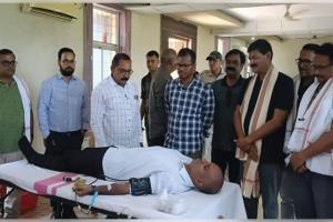 ସାମ୍ବାଦିକ ସ୍ୱର୍ଗତଃ ଅମରେନ୍ଦ୍ରଲାଲଙ୍କ ସ୍ମୃତିରେ ରକ୍ତଦାନ ଶିବିର ଅନୁଷ୍ଠିତ, ୫୪ ୟୁନିଟ୍ ରକ୍ତ ସଂଗୃହୀତ