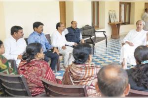 ନବୀନଙ୍କୁ ଭେଟିଲେ ଚୌଦ୍ୱାର ମୁନିସିପାଲିଟିର ଅଧ୍ୟକ୍ଷା ଓ କାଉନସିଲର