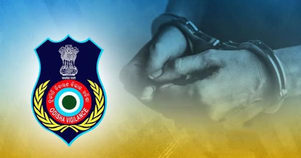 ହିନ୍ଦୋଳ ଟ୍ରେଜେରୀ ଅଫିସ୍‌ର ପୂର୍ବତନ ବରିଷ୍ଠ କିରାଣି ଗିରଫ, ୬୮.୮୫ ଲକ୍ଷ ଟଙ୍କା ଆତ୍ମସାତ ଅଭିଯୋଗରେ ବାନ୍ଧିଲା ଭିଜିଲାନ୍ସ