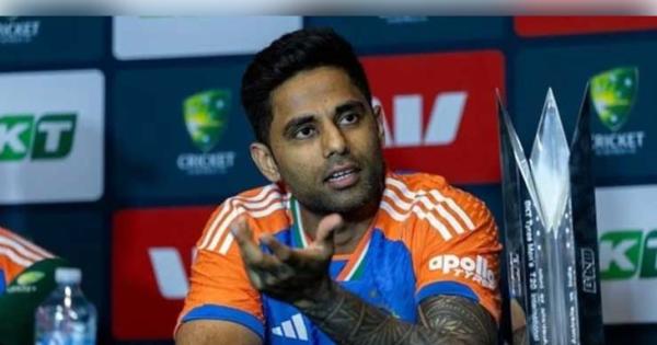 ଇଣ୍ଡିଆ-ପାକିସ୍ତାନ ମ୍ୟାଚ୍: ହାତ ମିଳାଇବା ନେଇ ସସ୍‌ପେନ୍ସ ରଖିଲେ ସୂର୍ଯ୍ୟକୁମାର, କହିଲେ- '୨୪ ଘଣ୍ଟା ଅପେକ୍ଷା କରନ୍ତୁ'