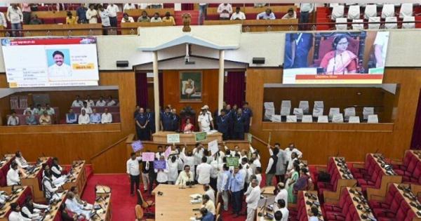 ଧାନମଣ୍ଡି ସମସ୍ୟାକୁ ନେଇ ବିଧାନସଭାରେ ବିରୋଧୀଙ୍କ ହଟ୍ଟଗୋଳ, ୪ଟା ଯାଏଁ ଗୃହ ମୁଲତବି