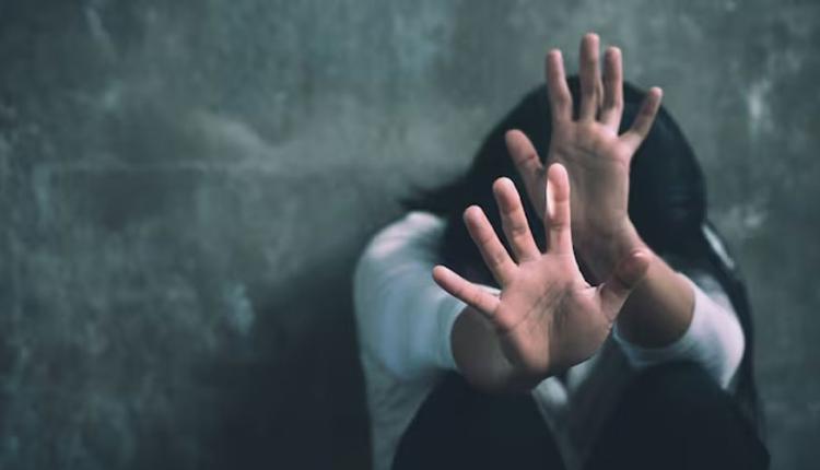 IRS ଅଧିକାରୀଙ୍କ ବିରୋଧରେ ଦୁଷ୍କର୍ମ ଓ ଫଟୋ ଭାଇରାଲ ଅଭିଯୋଗ