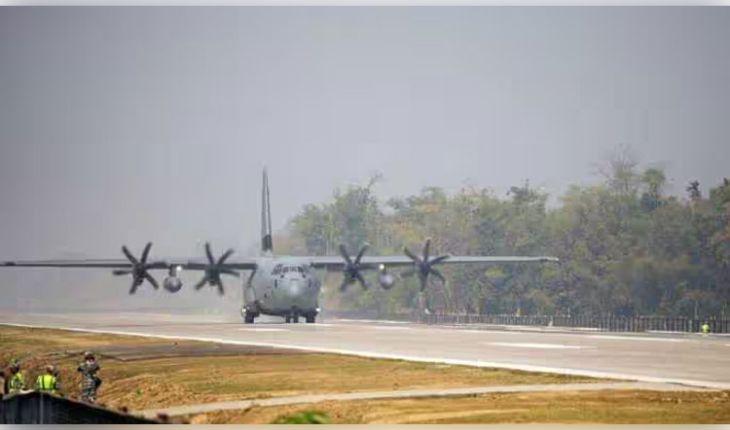 ରାଜପଥ ପାଲଟିଲା ଏୟାରଷ୍ଟ୍ରିପ୍: ଅବତରଣ କଲା 'ହରକ୍ୟୁଲିସ୍' ବିମାନ, ଆସାମରେ ଶକ୍ତି ପ୍ରଦର୍ଶନ କଲା ଭାରତୀୟ ବାୟୁସେନା