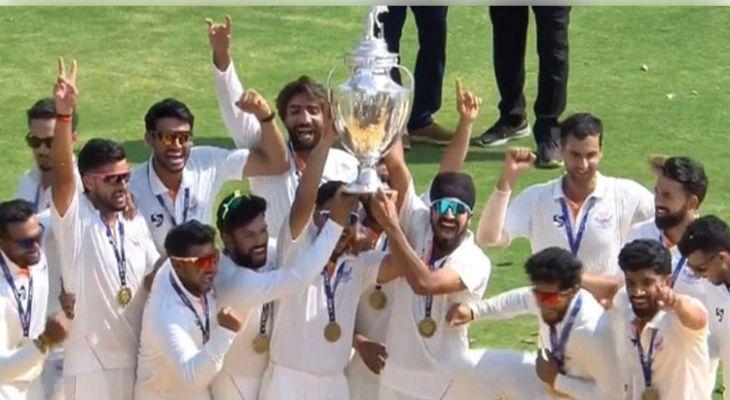 ଇତିହାସ ରଚିଲା ଜମ୍ମୁ ଓ କାଶ୍ମୀର: ୮ ଥରର ଚାମ୍ପିଅନ୍‌ କର୍ଣ୍ଣାଟକକୁ ହରାଇ ଜିତିଲା ପ୍ରଥମ ରଣଜୀ ଟ୍ରଫି