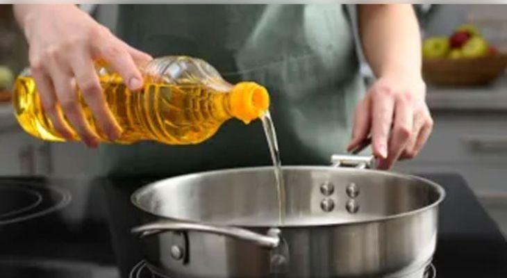 ହାଣ୍ଡିଶାଳରେ ଯୁଦ୍ଧର ପ୍ରଭାବ; ଲିଟର ପିଛା ୫ରୁ୧୦ ଟଙ୍କା ବଢ଼ିଲା ଖାଇବା ତେଲ ଦାମ୍